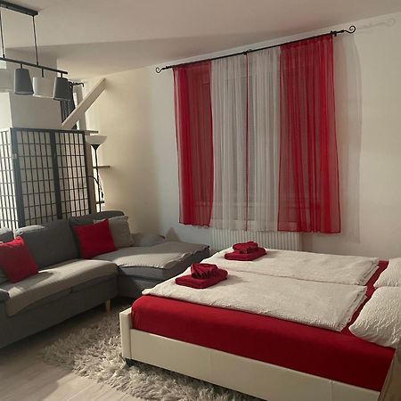Апартаменты Apartman Central Банска-Бистрица Экстерьер фото